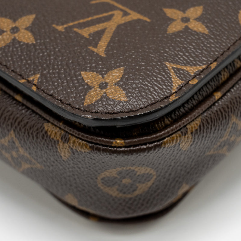 Louis Vuitton Pochette Metis Monogram Canvas GHW