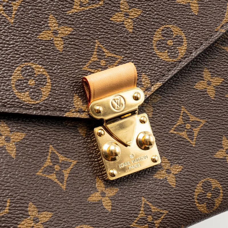 Louis Vuitton Pochette Metis monogram Canvas GHW