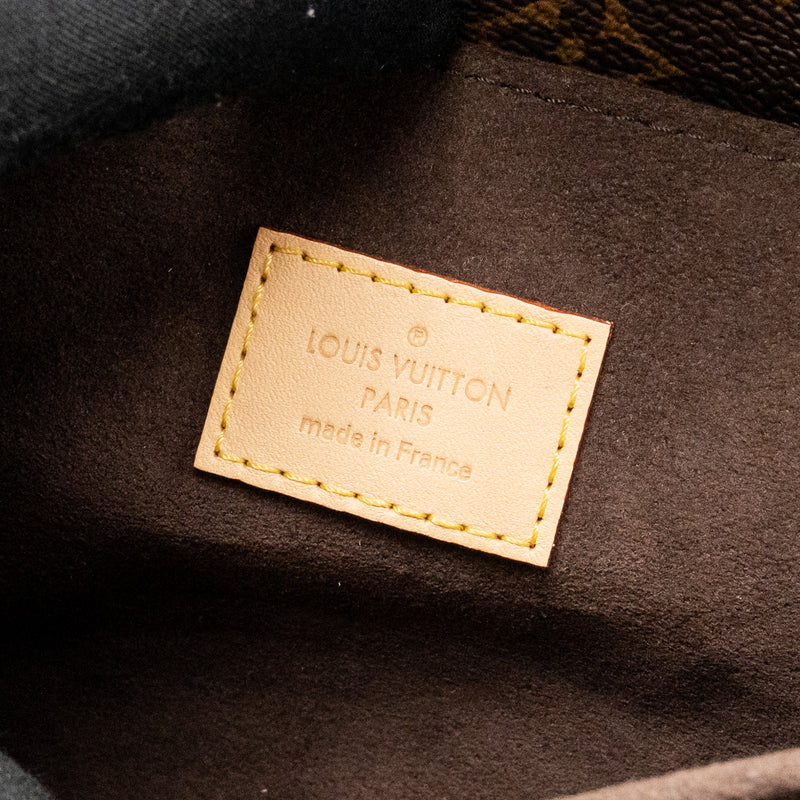 Louis Vuitton Pochette Metis monogram Canvas GHW