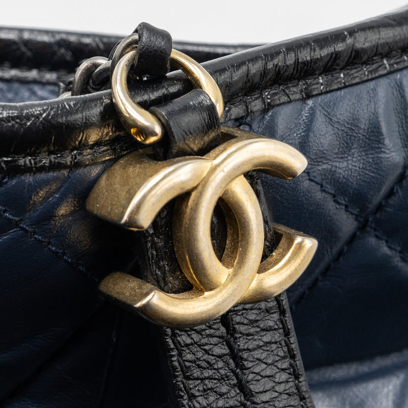 Chanel small gabrielle hobo bag calfskin blue / black multicolor hardware