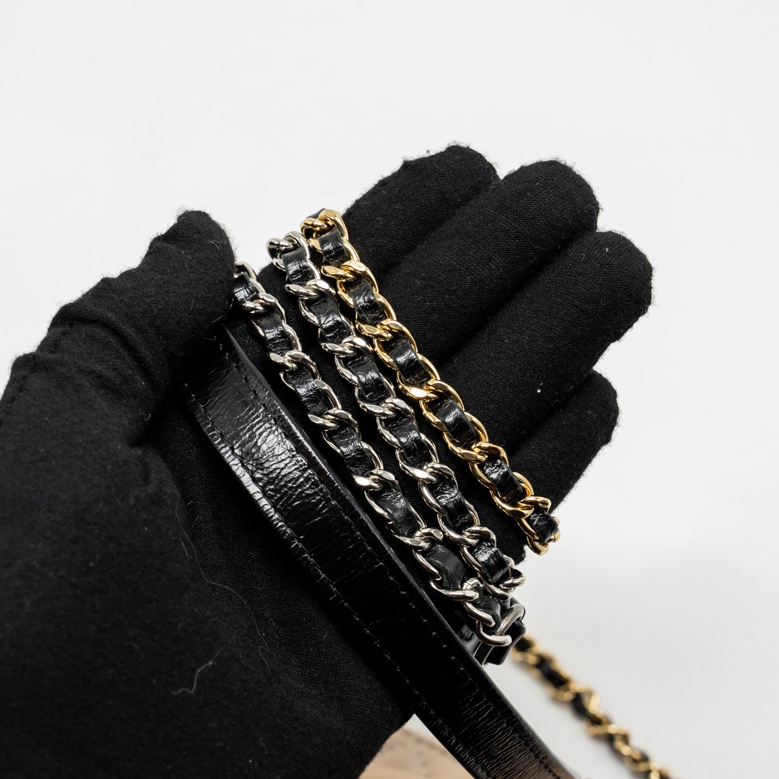 【新品未使用】CHANEL GABRIELLE タンブラー Chanel Gabrielle Double Zip Clutch on Chain Aged Calfskin