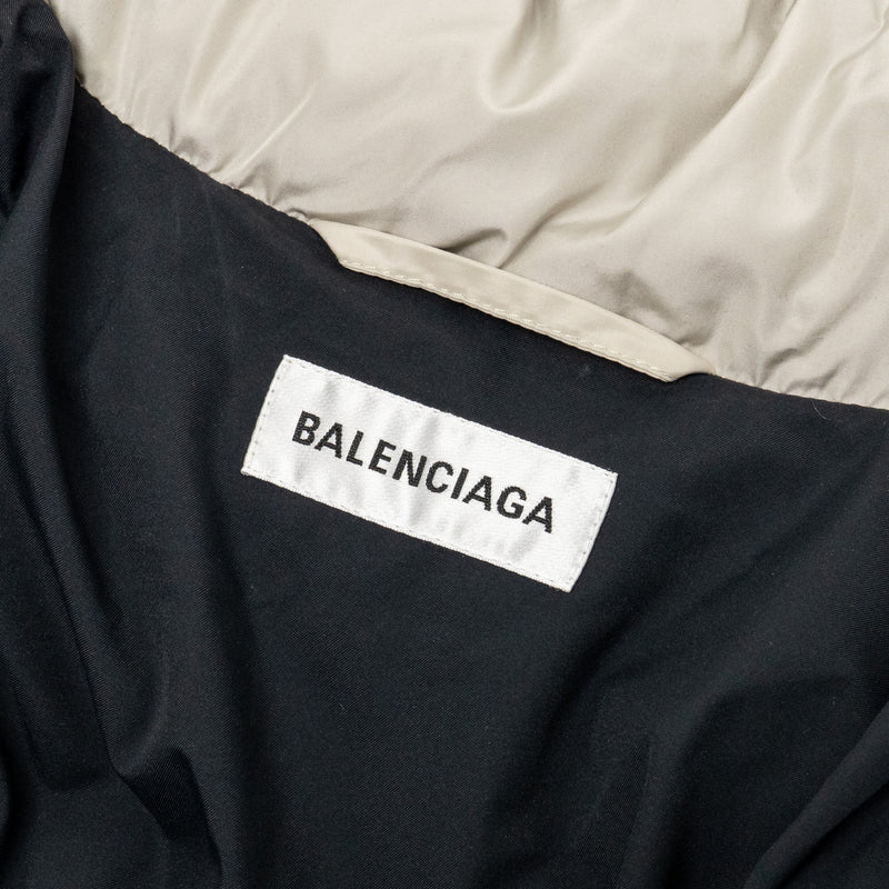 Balenciaga Size 36 Puffer Jacket Polyester/Viscose White with Black Hardware
