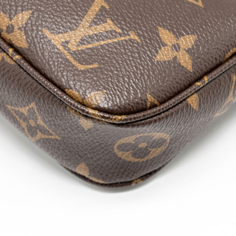 Louis Vuitton Pochette Accessories Monogram Canvas GHW