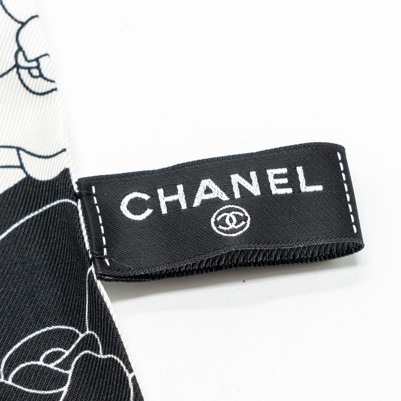 Chanel small silk scarf / twilly CC logo black / white