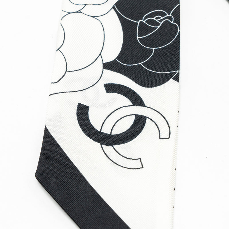 Chanel small silk scarf / twilly CC logo black / white
