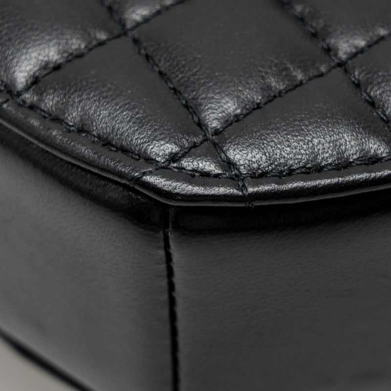 Chanel 22s Heart Bag Lambskin Black LGHW (microchip)