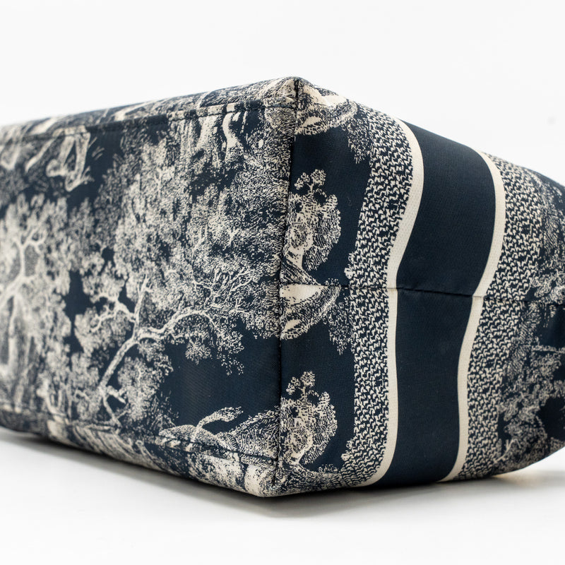 Dior Medium DiorTravel Nomad Pouch Toile de Jouy Reverse Technical Fabric Blue LGHW