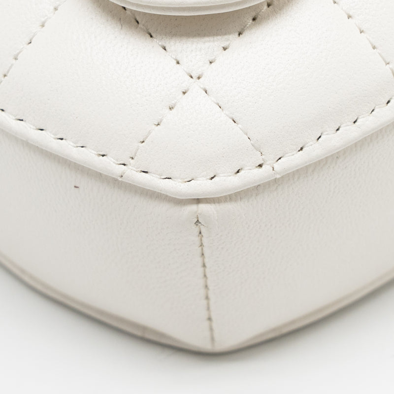 Chanel 22S Heart Belt Bag Lambskin White LGHW