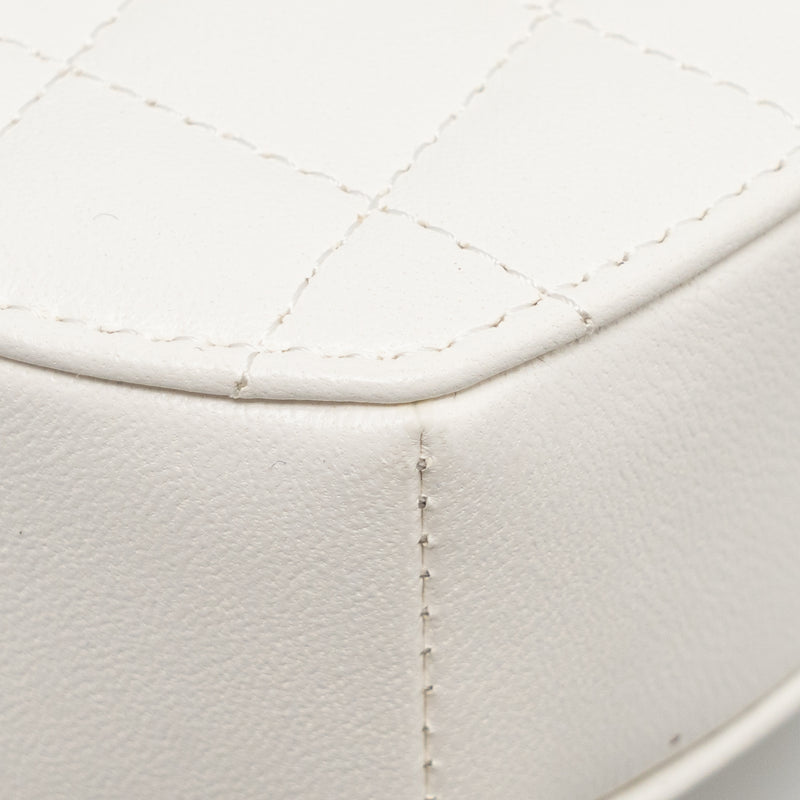 Chanel 22S Heart Belt Bag Lambskin White LGHW