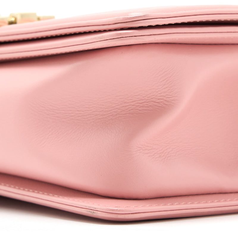Chanel Medium Boy Bag Calfskin Pink LGHW