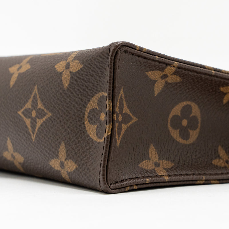 Louis Vuitton Toiletry Pochette 26 Monogram Canvas GHW