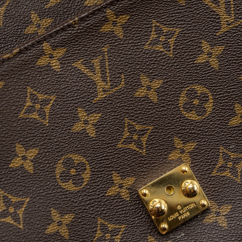 Louis Vuitton  Pochette Métis Monogram  Canvas GHW