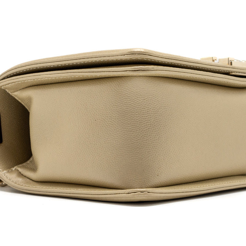 Chanel medium boy bag caviar gold LGHW