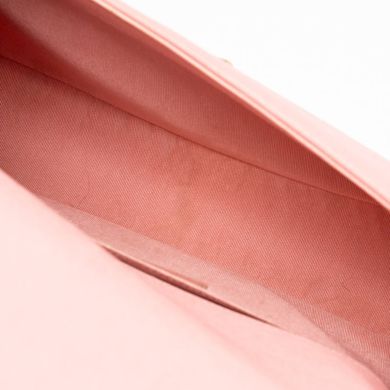 Chanel Medium Boy Bag Grained Calfskin Pink LGHW