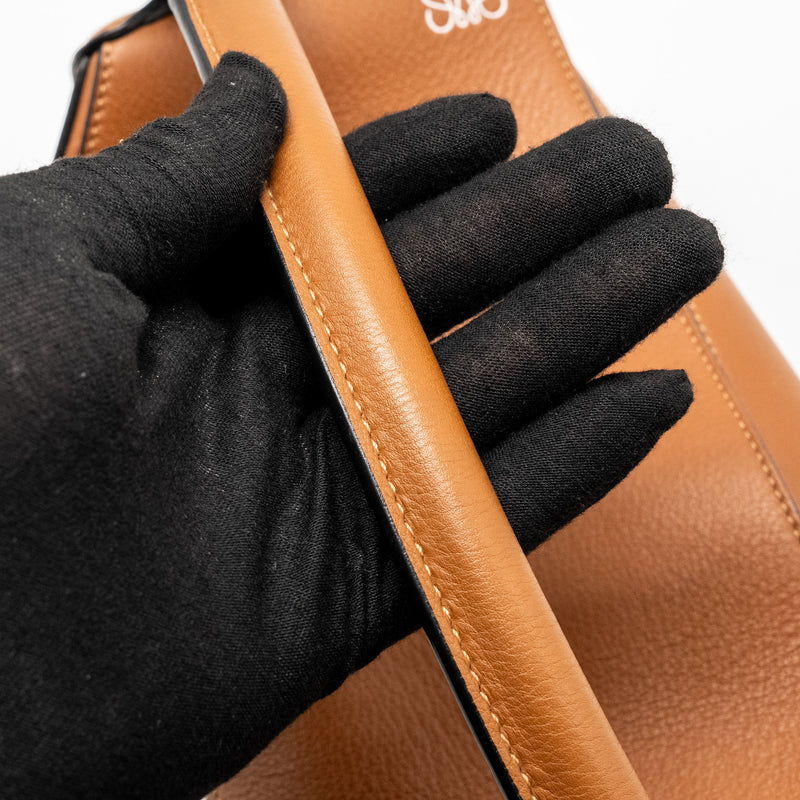 Loewe Medium Puzzle Bag Calfskin Tan SHW