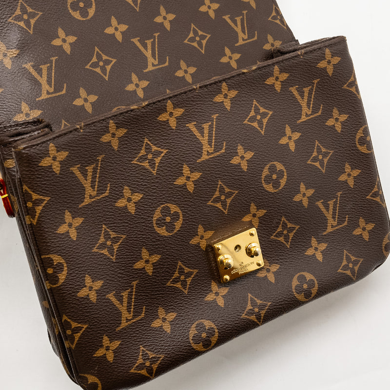 Louis Vuitton Pochette Métis Monogram Canvas GHW