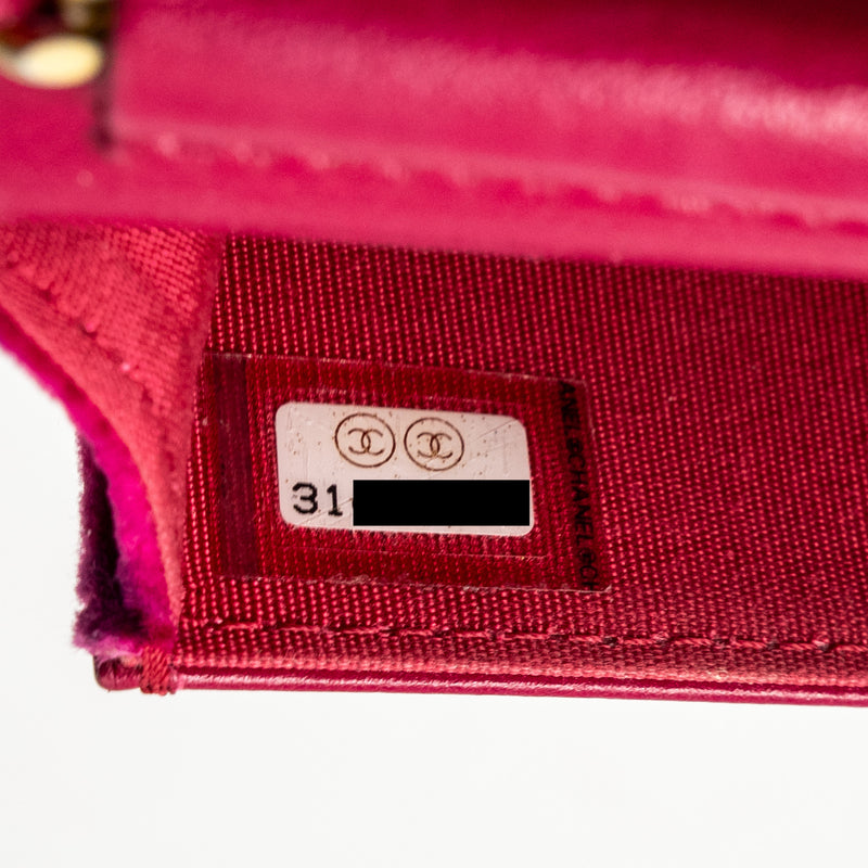 Chanel 21A mini Camelia Flap Bag Velvet Fushia GHW