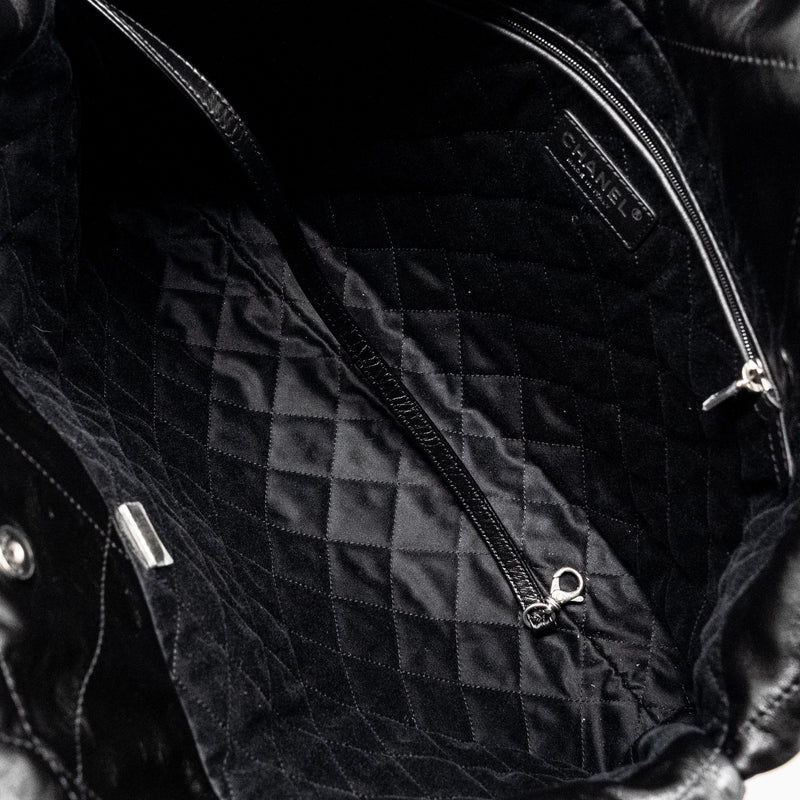 Chanel Medium 22 Shiny Calfskin Black SHW (Microchip)