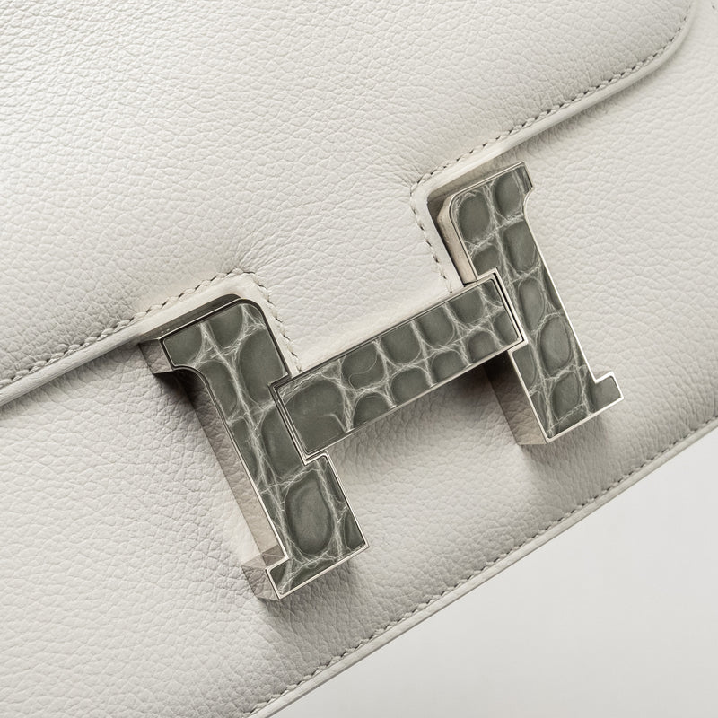 Hermes Mini Constance Evercolor/Alligator Mississippiensis Lisse Buckle New White / Gris Ciment SHW Stamp B