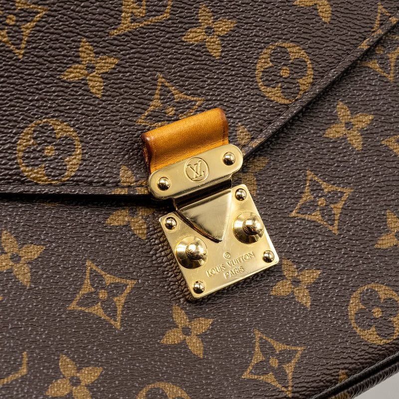 LOUIS VUITTON Pochette Metis Monogram Canvas GHW