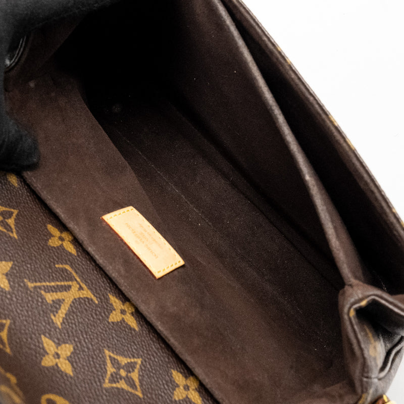 LOUIS VUITTON Pochette Metis Monogram Canvas GHW