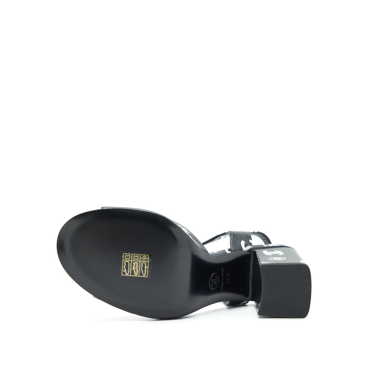 Chanel Size 39 22S Printed Lambskin Sandals Black/White