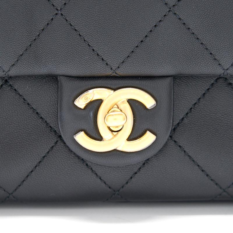 Chanel 2020 Collection Circular Handle Flap Bag - EMIER