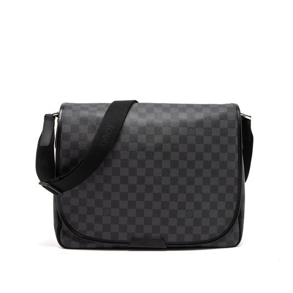 Louis Vuitton Large Messenger Bag Damier Graphite Canvas SHW