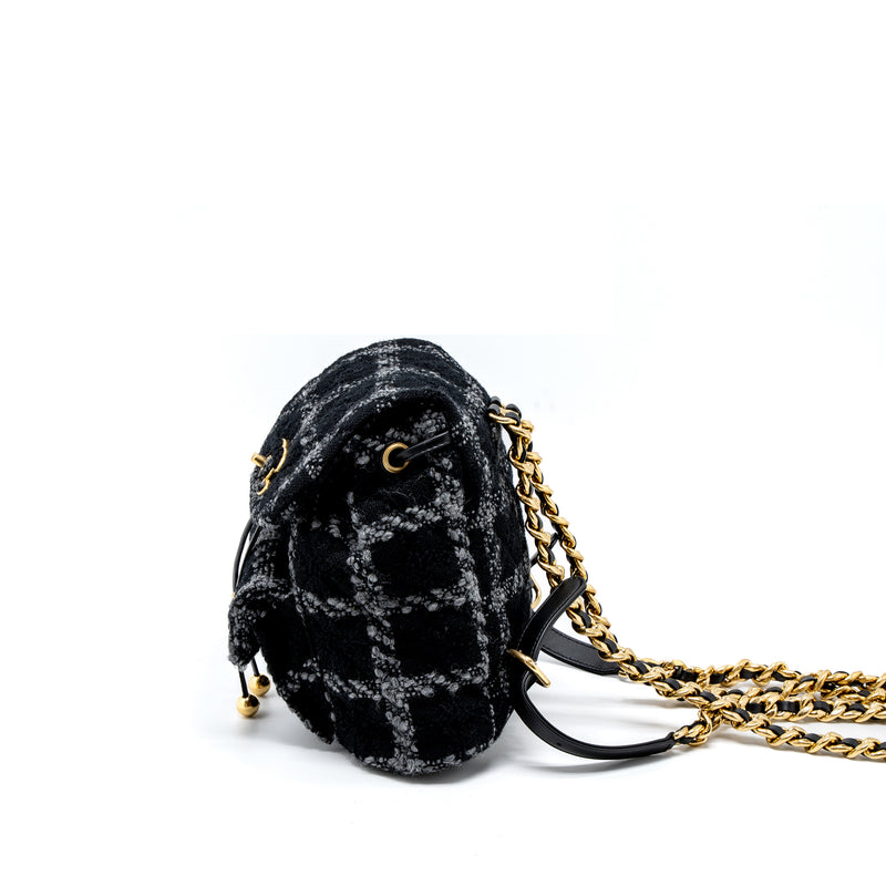 Chanel tweed round discount bag