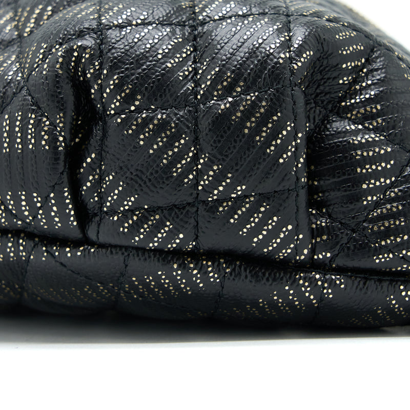 Chanel Seasonal Waist Bag Calfskin Black/Gold GHW
