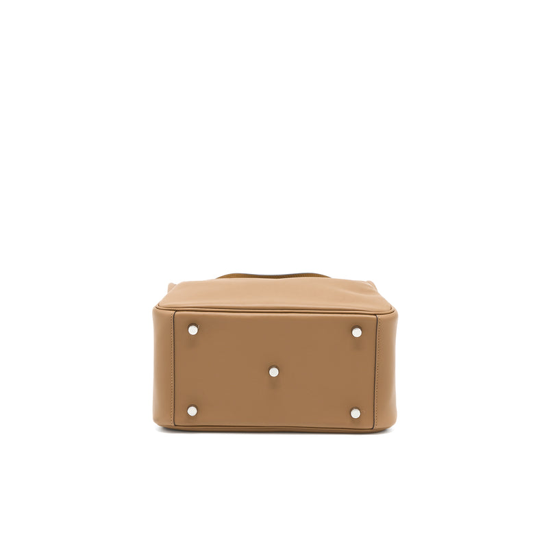 Hermes Lindy 26 Swift 3G alezan / 4B biscuit SHW Stamp U