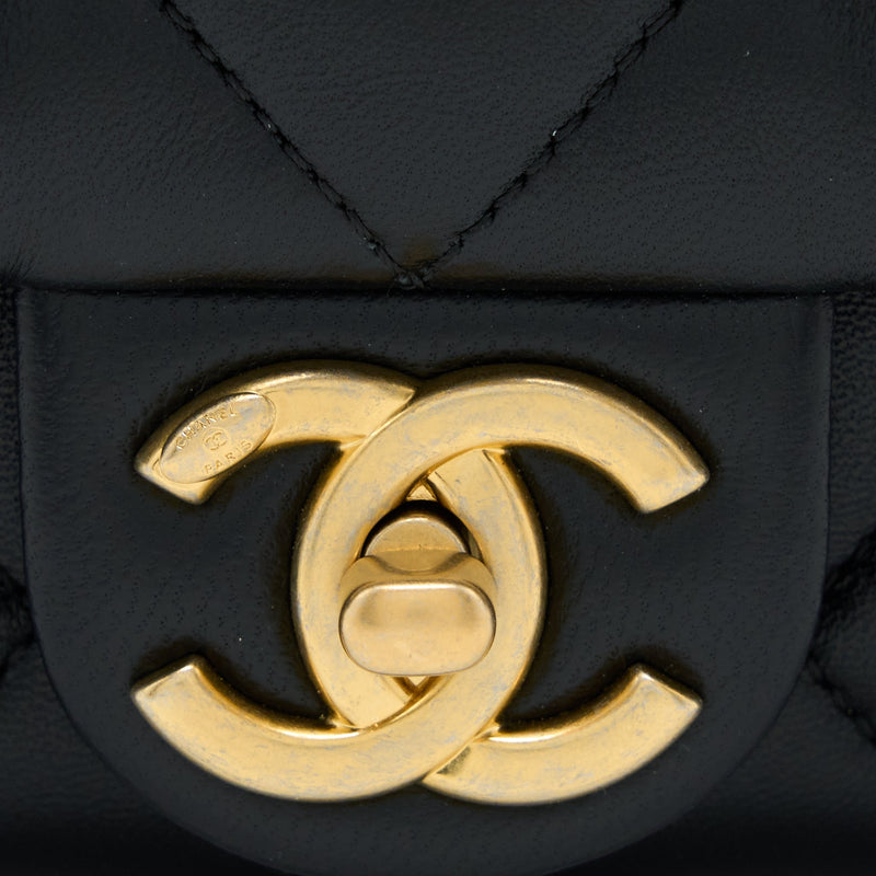 Chanel 22S Giant Chain Flap Shoulder Bag Lambskin Black GHW (Microchip)