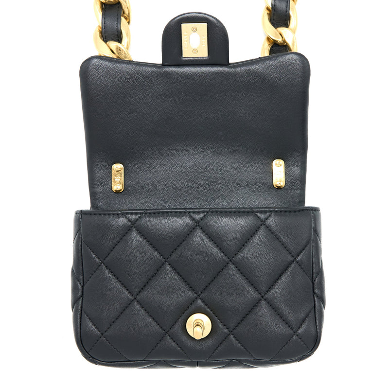 Chanel 22S Giant Chain Flap Shoulder Bag Lambskin Black GHW (Microchip)