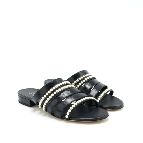 Chanel Size 37 Leather And Pearl Sandal Black