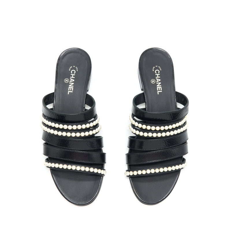 Chanel Size 37 Leather And Pearl Sandal Black