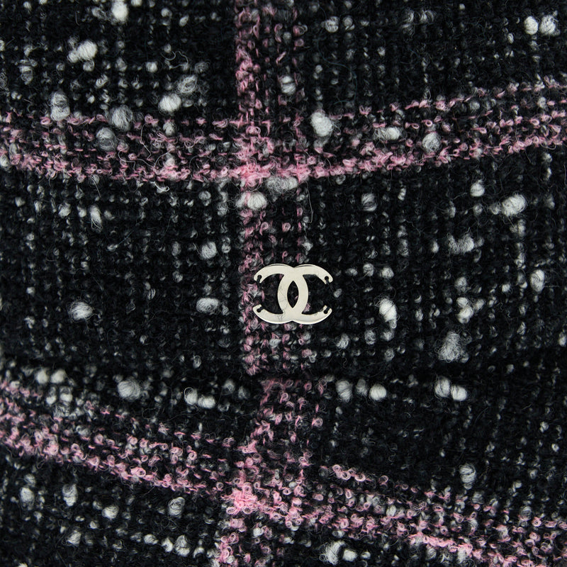 Chanel Size M Bucket Hat Tweed Black / Pink / Ecru