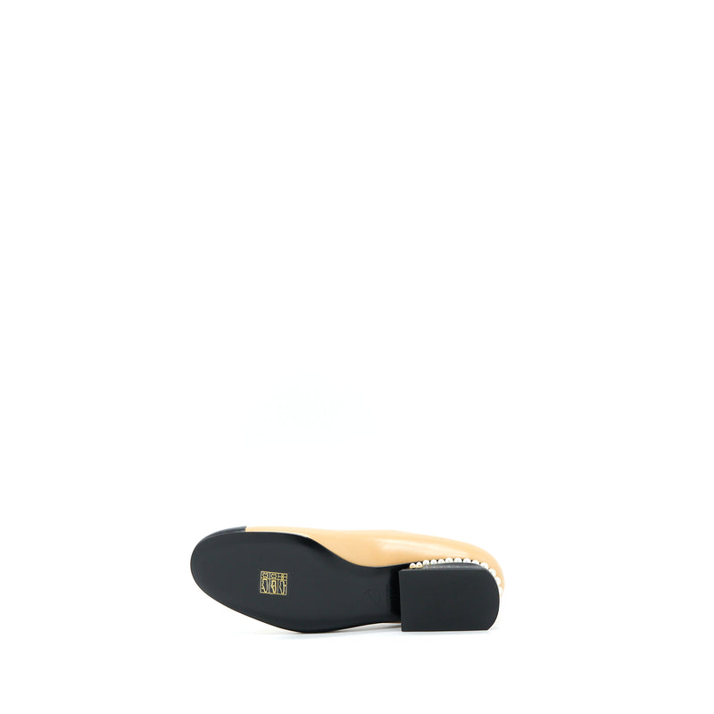 Chanel Size 38 CC Logo With Pearl Flats Beige / Black