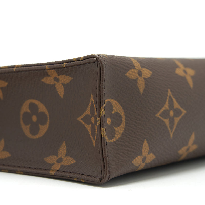 Louis Vuitton Toiletry Pochette 26 Monogram Canvas