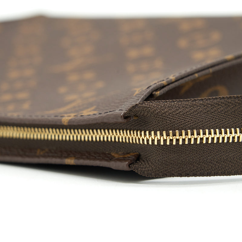Louis Vuitton Toiletry Pochette 26 Monogram Canvas