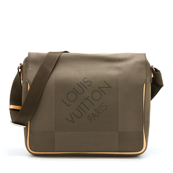 Louis Vuitton Messenger Bag Fabric/Beige Leather Multicolour GHW