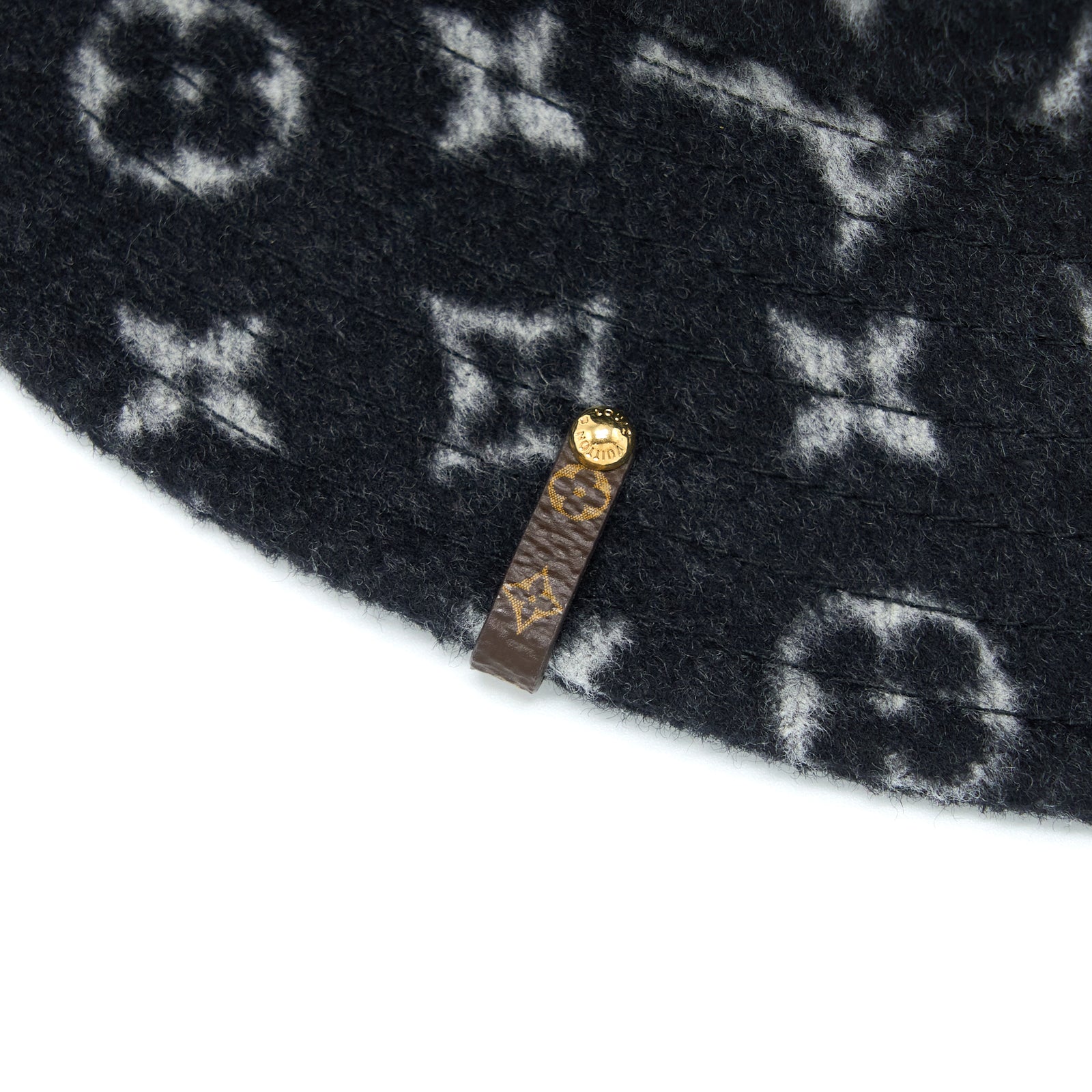 Louis Vuitton Bucket Hat Black/Grey/Noir Monogram display picture 1