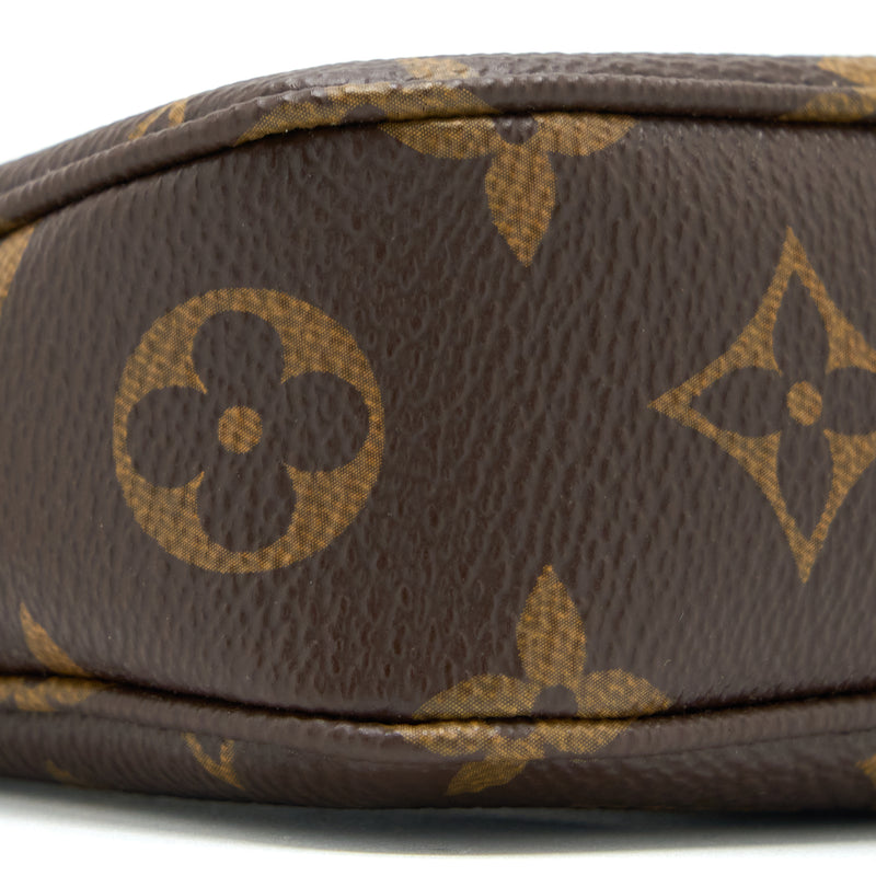 Louis Vuitton Pochette Accessories Monogram Canvas GHW