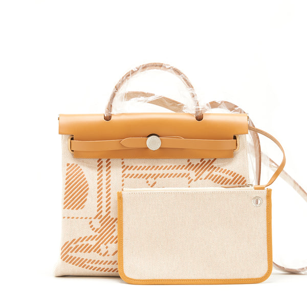 Hermes Herbag Zip 31 Toile H En Relief Brides Sable/ Ecru- Beige/ Nat sable Stamp Z