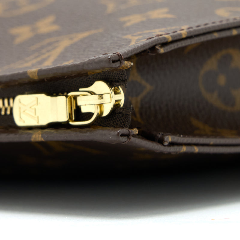 Louis Vuitton Toiletry Pochette 26 Monogram Canvas GHW