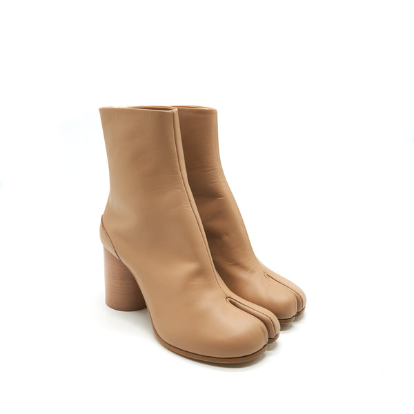 Madison Mangiela Tabi Leather Ankle Boots Beige size36