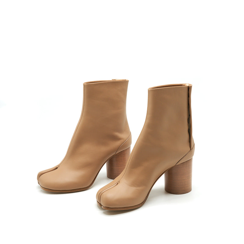 Madison Mangiela Tabi Leather Ankle Boots Beige size36