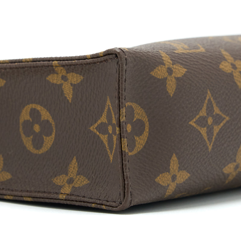 Louis Vuitton Toiletry Pochette 26 Monogram Canvas GHW