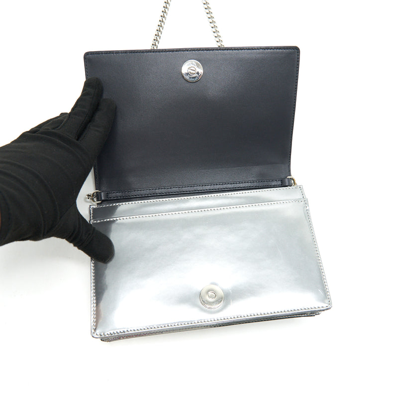 DIOR DIORAMA WALLET ON CHAIN IN SILVER
