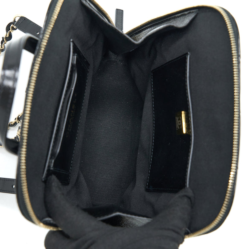 Chanel 22A Quilted Backpack Shiny Calfskin Black LGHW (Microchip)