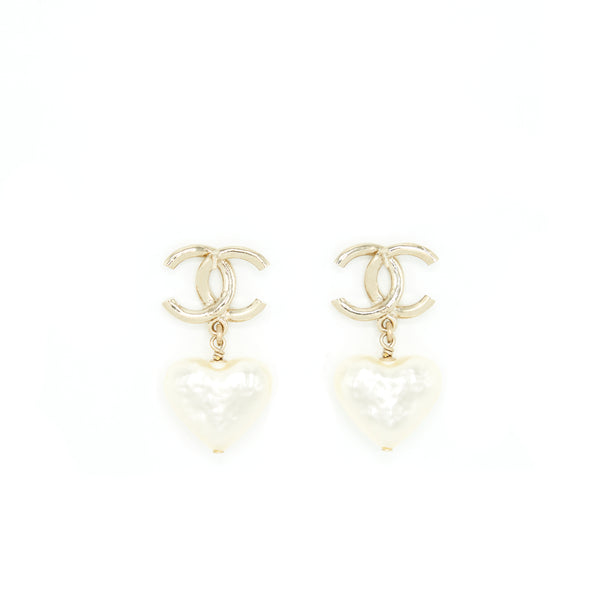 Chanel CC And Heart Earring Light Gold Tone